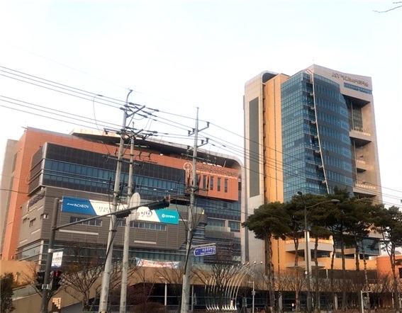 인천시사회적경제지원센터가 위치해 있는 제물포스마트타운 전경