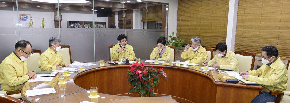 인천시교육청은 23일 오후 교육부의 유치원 및 초중고 개학 연기 조치와 관련해 도성훈 교육감 주재로 긴급 대책회의를 개최했다.