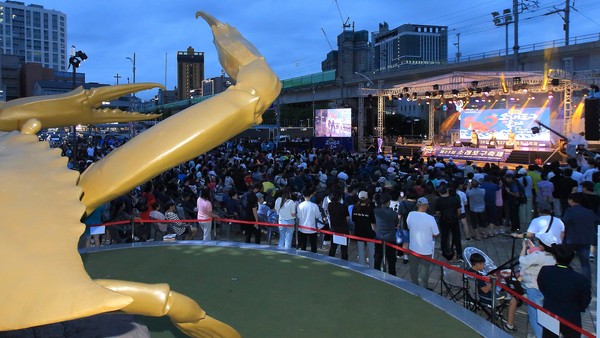 지난해 9월 인천 남동구 논현동 해오름공원에 마련된 야외무대에서 제23회 소래포구축제가 진행되고 있다. 사진=남동구청